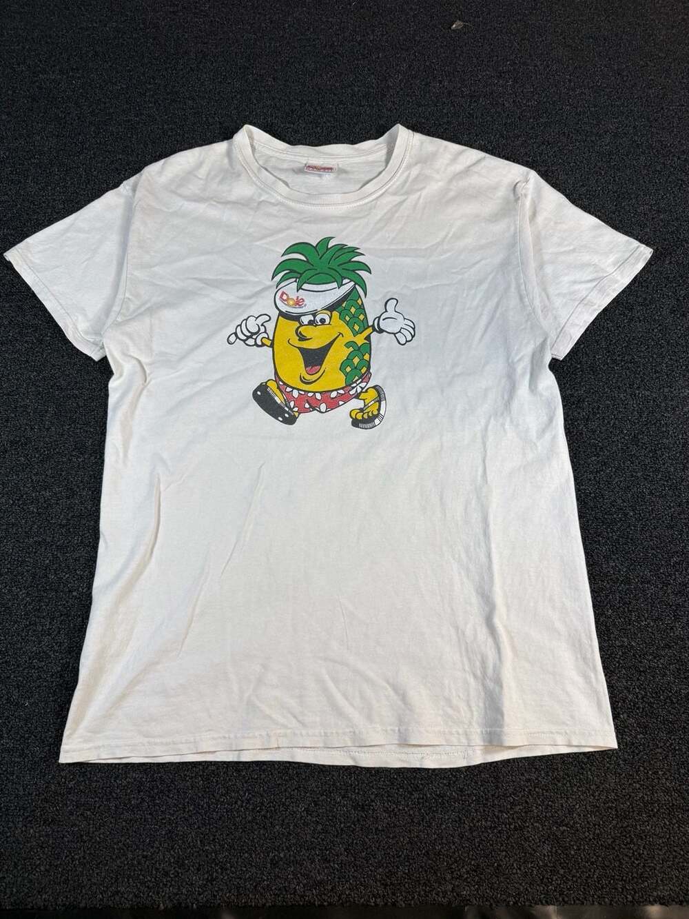 Vintage Dole Hawaii Pineapple Plantation Hug A Pineapple Graphic T-Shirt